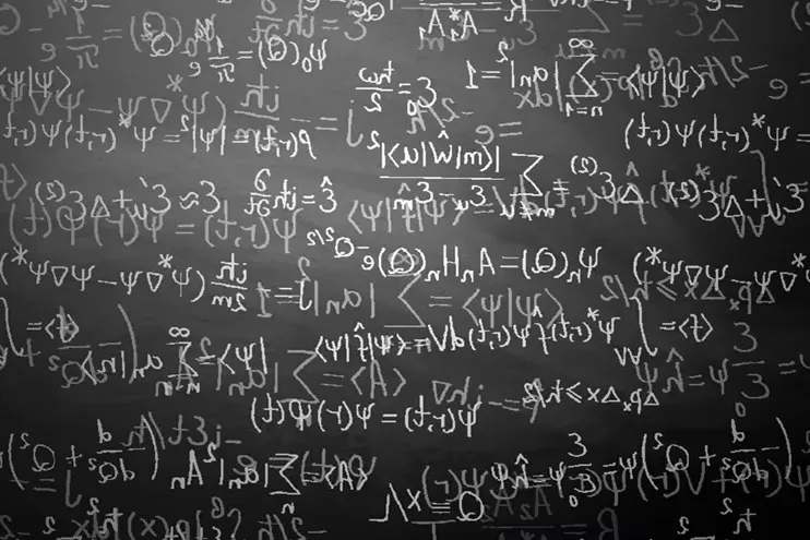 黑板上的数学方程式